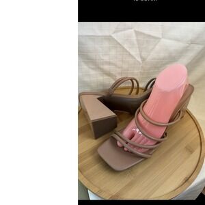 Women's Size 11 Square Toe Strappy Abound Tan Brown Sandals See Pics New